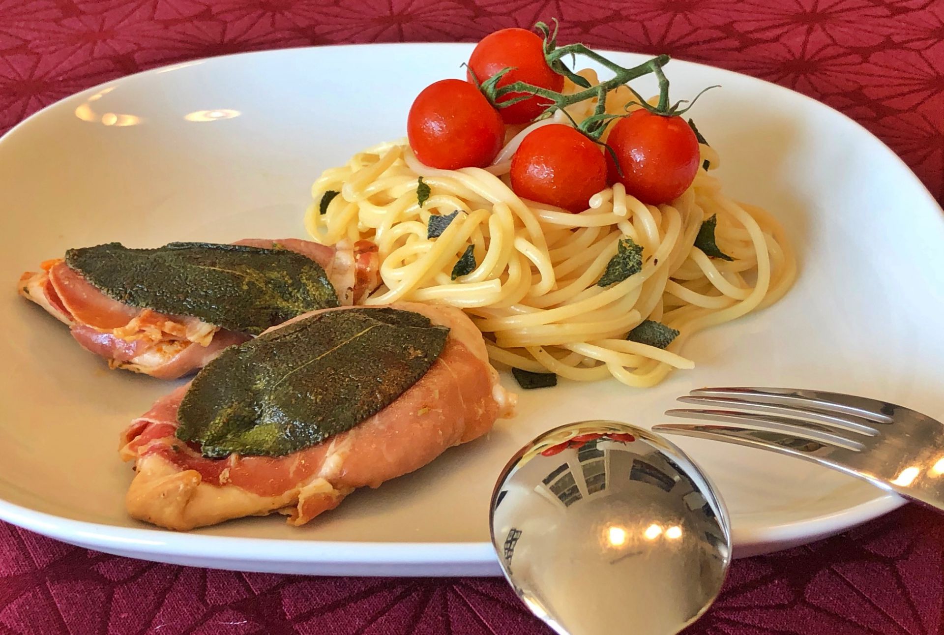 Hähnchen Saltimbocca - Ceviche trifft Fischstäbchen